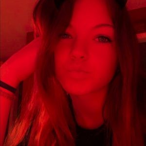 Meet your Posher, Alexis
